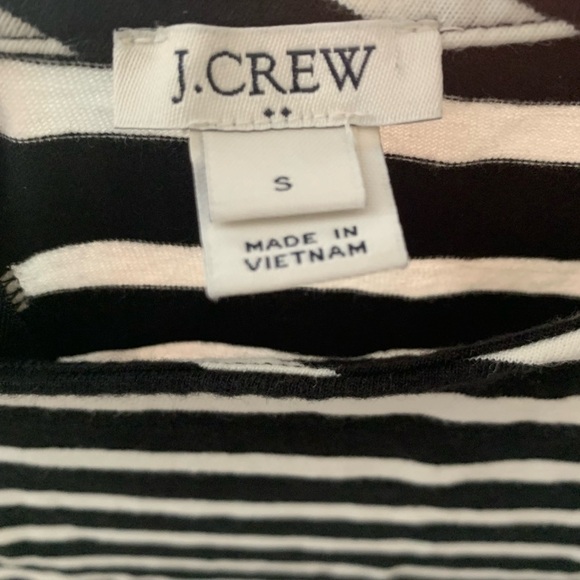 Black and White Striped Dress with Ruffle sleeves - Picture 3 of 4